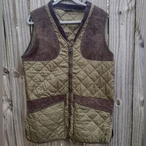 Barbour hunting puffer vest with suede details